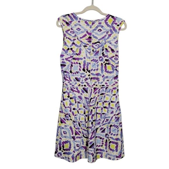 Title Nine Dream Athletic Dress Sz M White Geometric Stretch Colorful Fit & Flar - Picture 2 of 7